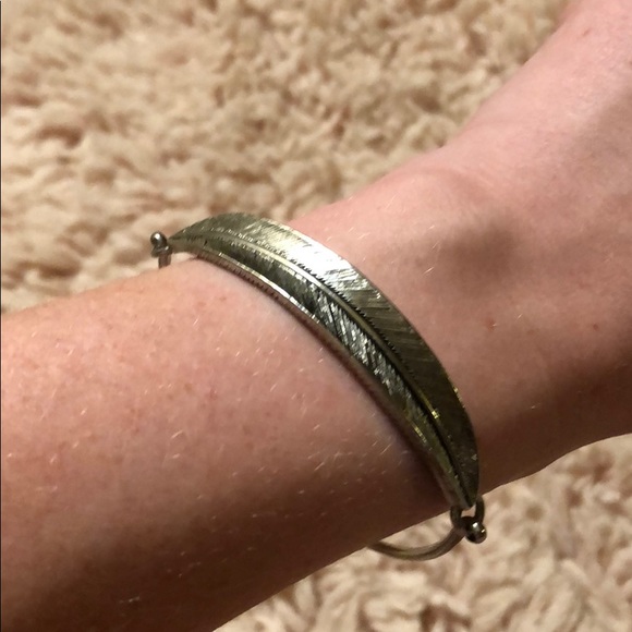 Lia Sophia Jewelry - Lia Sophia bracelet! Lia Sophia Jewelry - Lia Sophia bracelet!